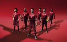 悟空体育-高诗岩抢断遭双重判罚引争议 慢动作还原双方违体犯规瞬间